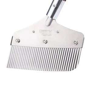 Close-up of the head on the Nisaku Zassou Burush Obake 7.25-inch Stainless Steel Weed Sweeper.